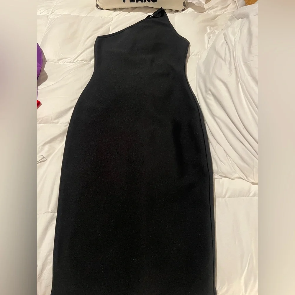 Chic Black Strapless Dress - Picture 1 of 1